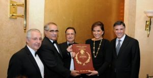 Tο Βενιζέλειο βραβείο στην Ντόρα Μπακογιάννη