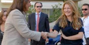 Η Ντόρα Μπακογιάννη στο Αρχηγείο της Πυροσβεστικής