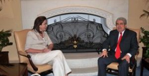 “Λύση για να πέσει το τελευταίο τείχος της Ευρώπης”