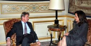 Δηλώσεις της Ντόρας Μπακογιάννη και του Γάλλου ομολόγου της μετά τη συνάντησή τους στο Παρίσι